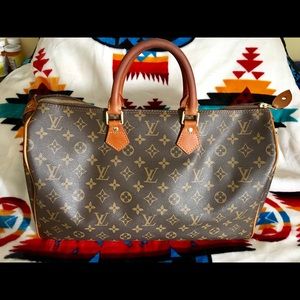 LV Speedy 40 bag.